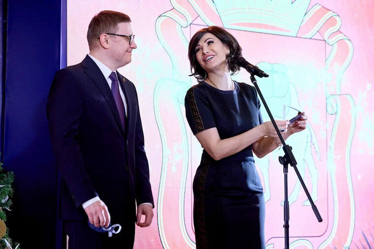    Участие в акции «Елка желаний» губернатор Алексей Текслер принял вместе с супругой Ириной