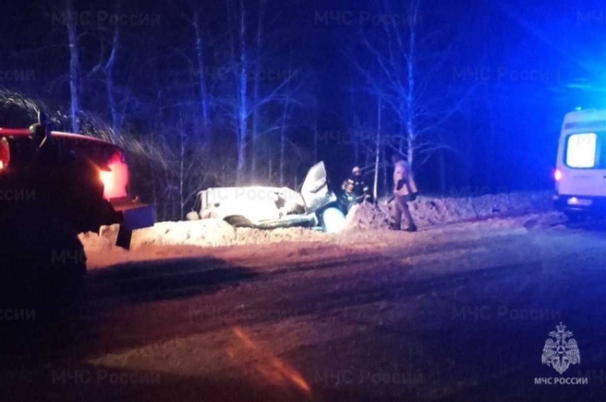    Водитель УАЗа погиб в столкновении с фурой под Смоленском