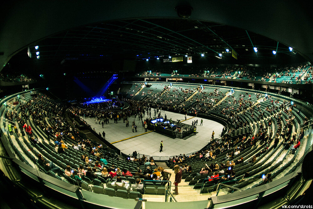 Листайте →