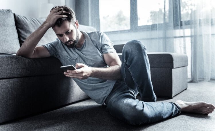    Если телефон не зарегистрирован в сети, с него нельзя позвонить