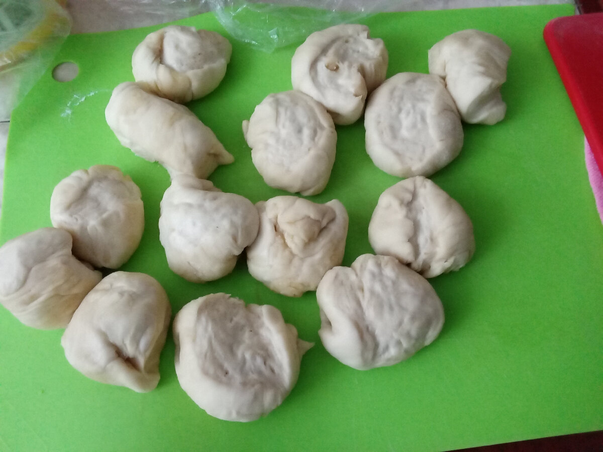 Тесто разделить на порции