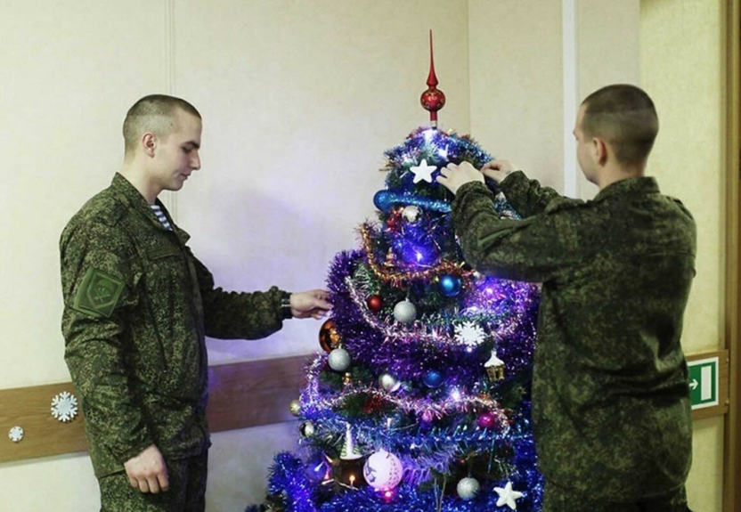 Новый год военным