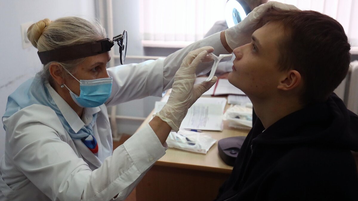    Что делать при переломе носа? Отвечает хирург© РИА Новости / Кирилл Брага