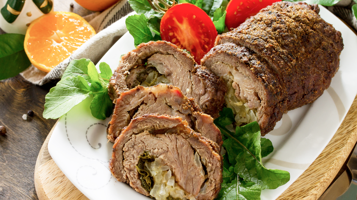 рулет из говядины. мясной рулет из свинины. как сделать говяжий рулет. мясной рулет из говядины. мясной рулет из говядины.