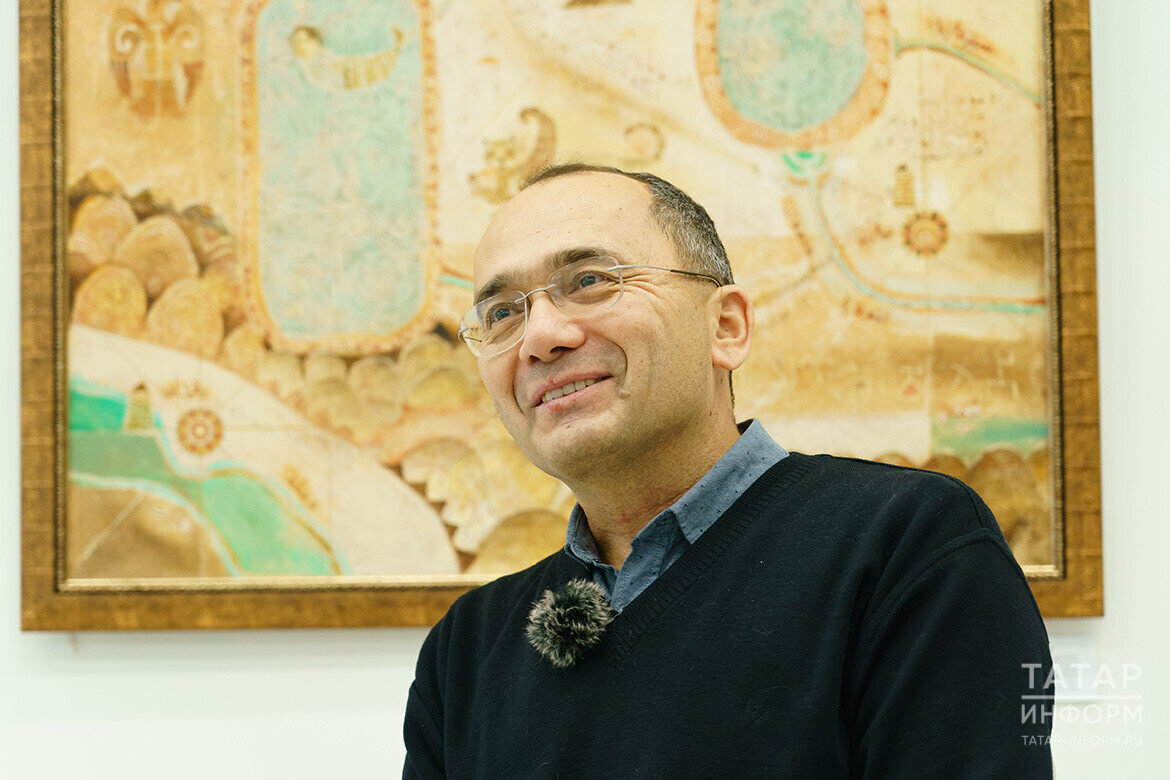 Рустем Шамсутов: «Главная задача художника – найти в творчестве себя, свое «я» и суметь донести свои мысли до зрителя». Фото: © Салават Камалетдинов / «Татар-информ»