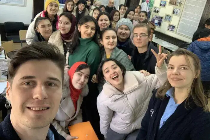    В стенах Ферганского государственного университета часто звучит русская речь.Даниил Бороздин