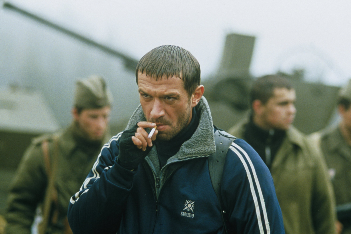 Русский боевик спорт. Владимир Машков в тылу врага. Джон Мур в тылу врага Машков. В тылу врага фильм 2001 Владимир Машков. Владимир Машков Саша.