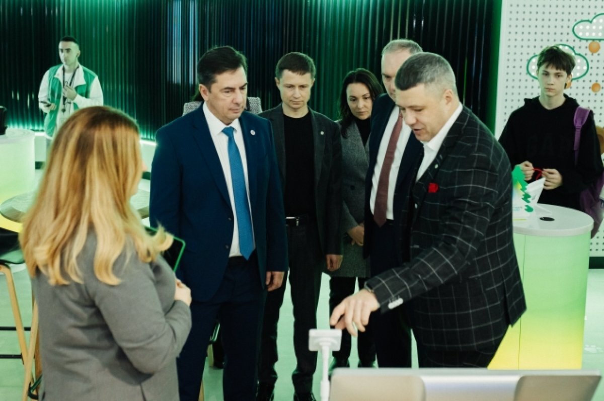    На выставке-форуме “Россия” на ВДНХ можно оформить Единую карту петербуржца