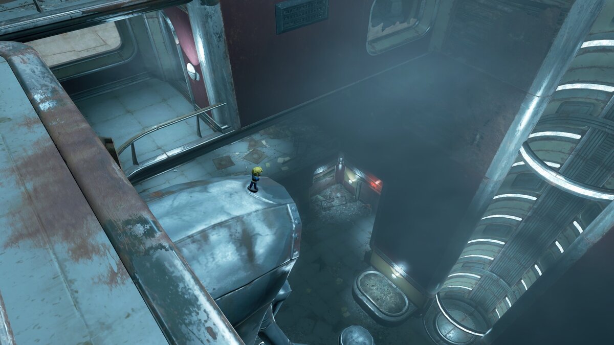 Пупс на голове статуи в Масс-Фьюжн 