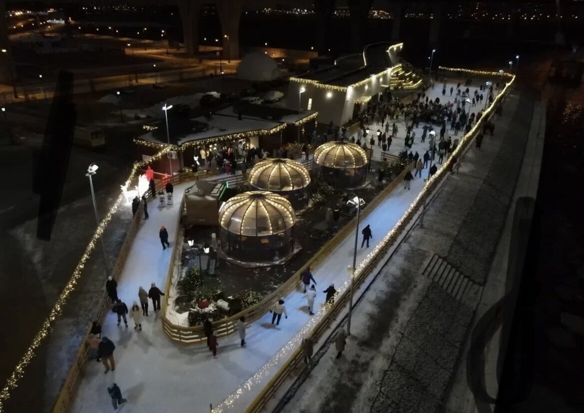 Каток у флагштока Санкт-Петербург. Каток флагшток СПБ. Каток у флагштока Зенит. Каток у Зенит арены в Санкт-Петербурге.