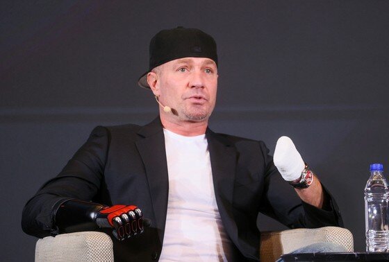    Роман Костомаров