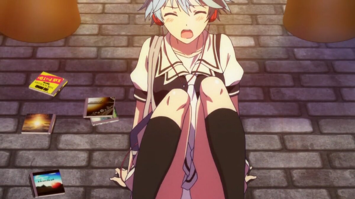 ...ребята падают. У девушки выскакивают диски из сумки... -Я же кричала "С дороги"!.. ...И тут она замечает, что парень посмотрел "не туда, куда надо". Да ещё и телефон держал! Сейчас она...