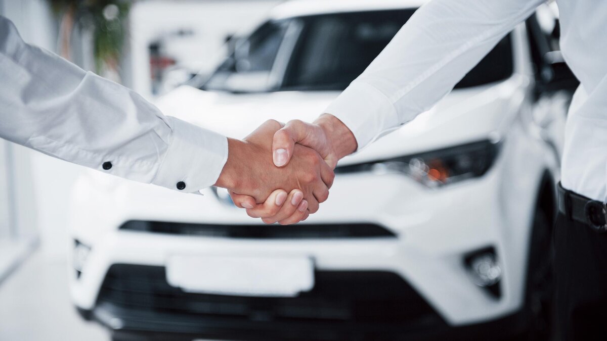    Собираетесь покупать подержанную машину? Автоэксперт посоветовал, как сделать это безопасно© Freepik | standret