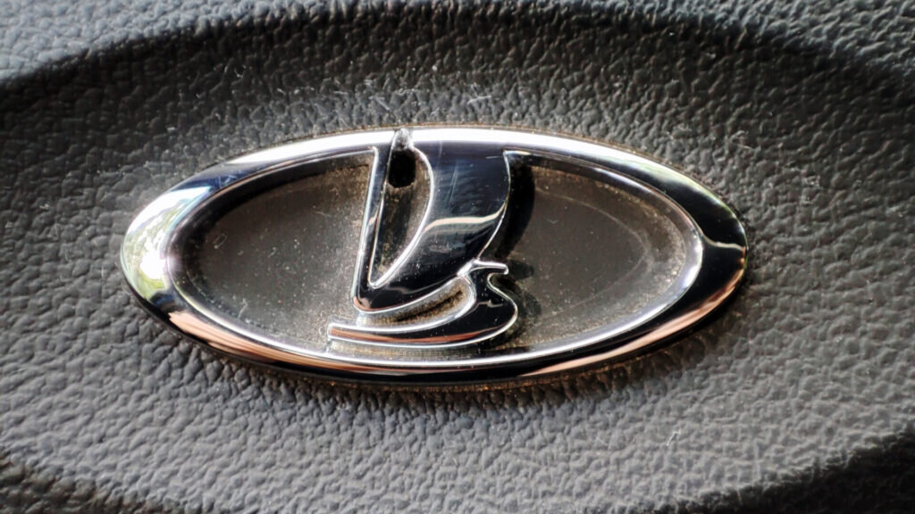    max-cars Денис Петлюченко