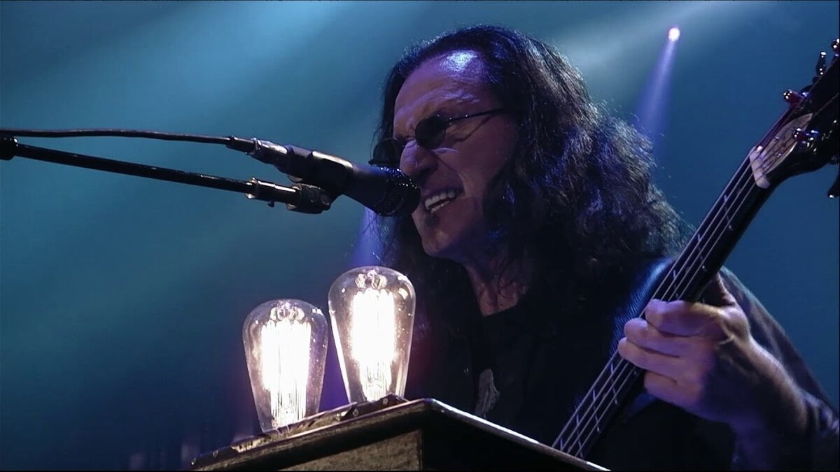 GEDDY LEE назвал самую сложную для исполнения песню RUSH | Live in Rock |  Дзен