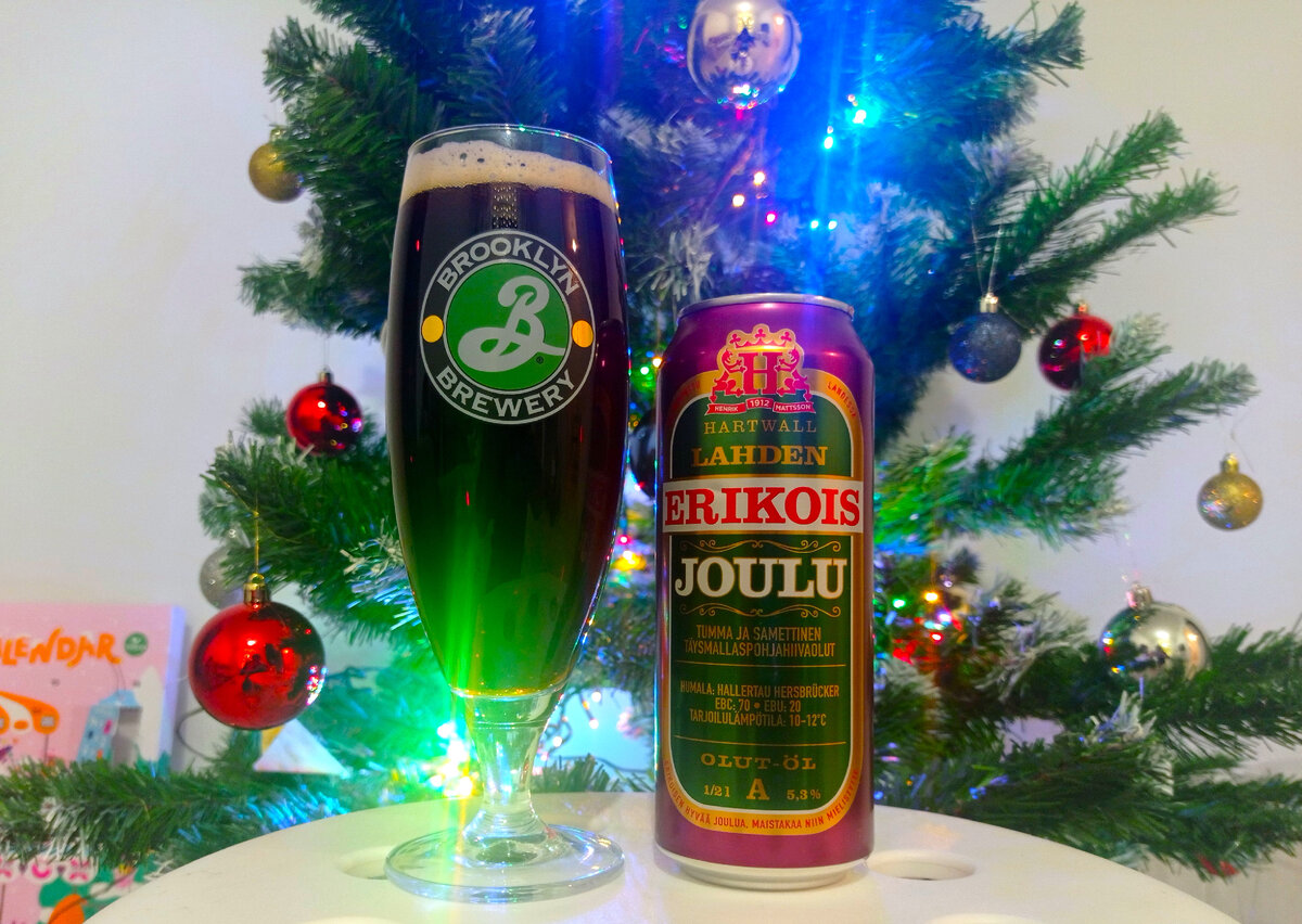 Lahden Erikois Joulu A 5,3% в бокале. Фото автора
