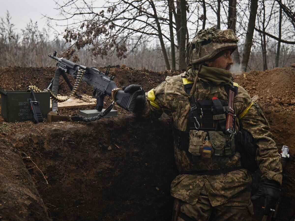    Военнослужащий ВСУ© AP Photo / Roman Chop
