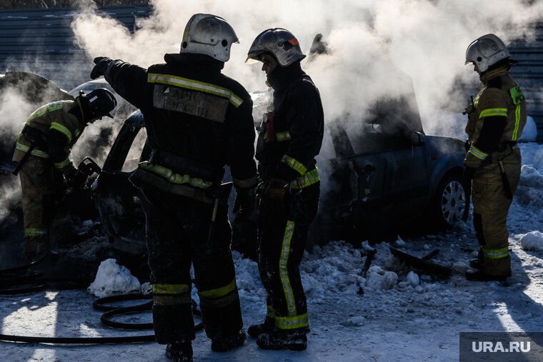    В результате пожара на автостоянке в Забайкалье, сгорело 30 автомобилей, заявили в МЧС