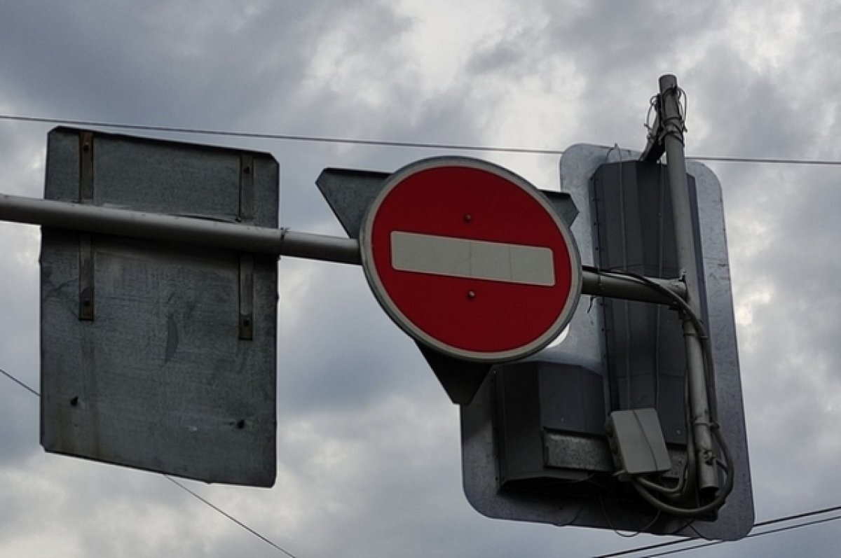    В Иванове запретили парковку машин у ярмарки «Новогодний городок-2024»