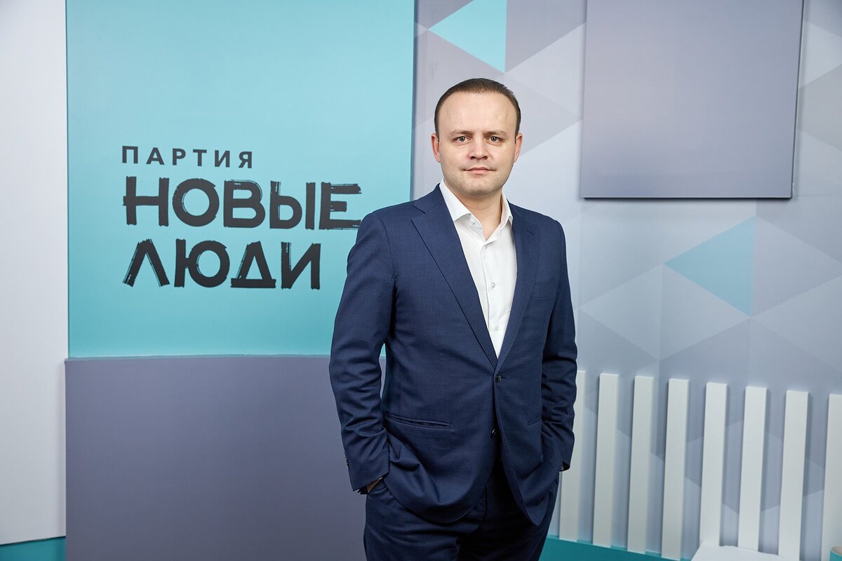 Сколько лет даванкову владиславу кандидату