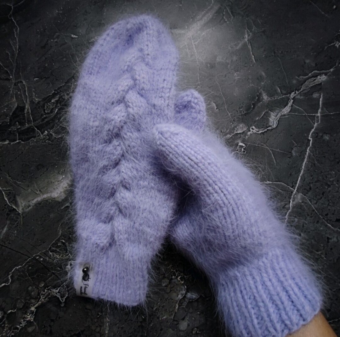 Автор Наталья Губская. Варежки связаны из китайской пряжи пух норки