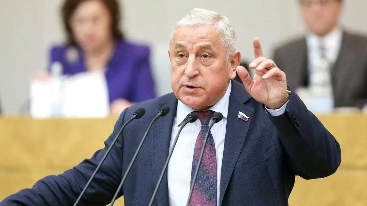     Депутат Госдумы Николай Харитонов стал кандидатом от КПРФ на выборах президента России. Такое решение принял съезд партии, пишет «Российская газета».