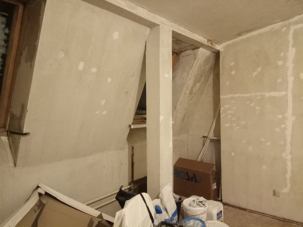 След от подтеков в верхнем правом углу... Мы его приняли за последствия тушения пожара.