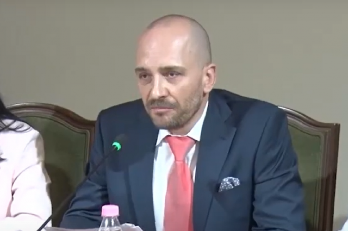    DM: новый посол Албании нелегально попал в Британию в кузове грузовика