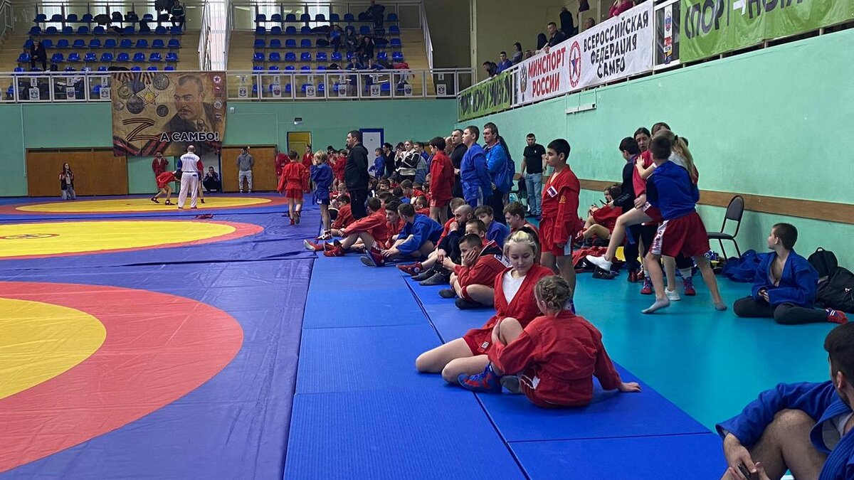    В Курске проходит турнир по самбо памяти Виктора Данилина