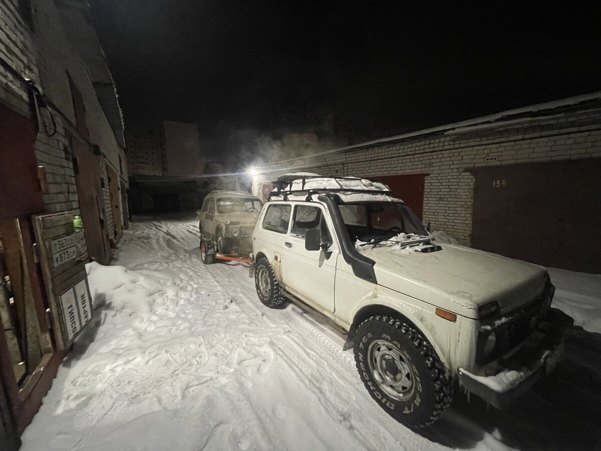 Здесь уже на НИВЕ стоит почти всё от колёс до багажника. (Не моя)