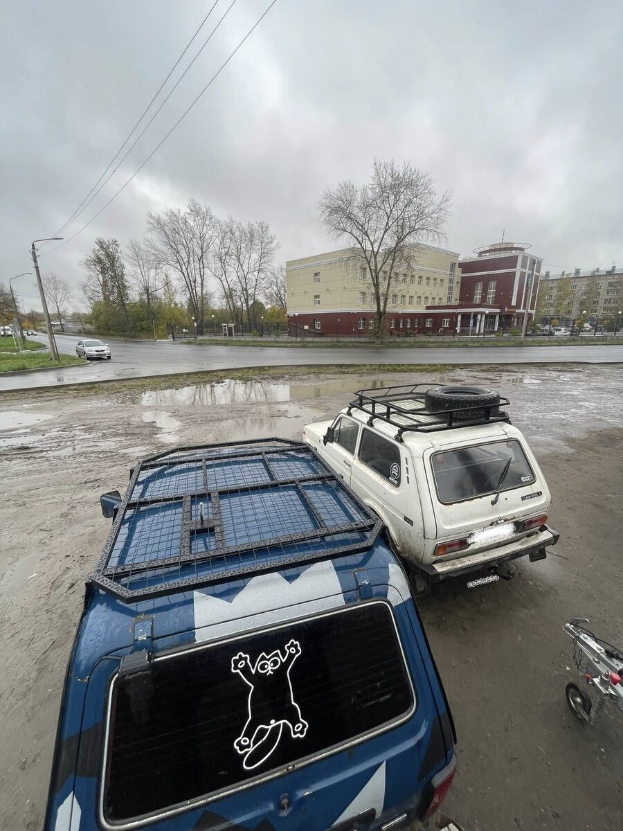 Два варианта багажника на крышу НИВЫ.