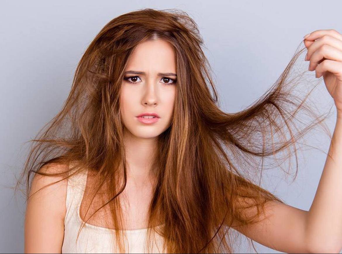 жирные корни- сухие кончики волос - одна из частных проблем зимой 