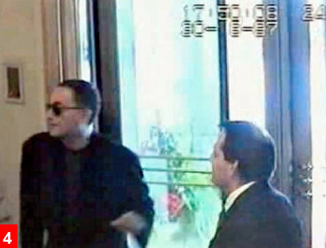 Доди и служащий отеля. Фото https://i.dailymail.co.uk.