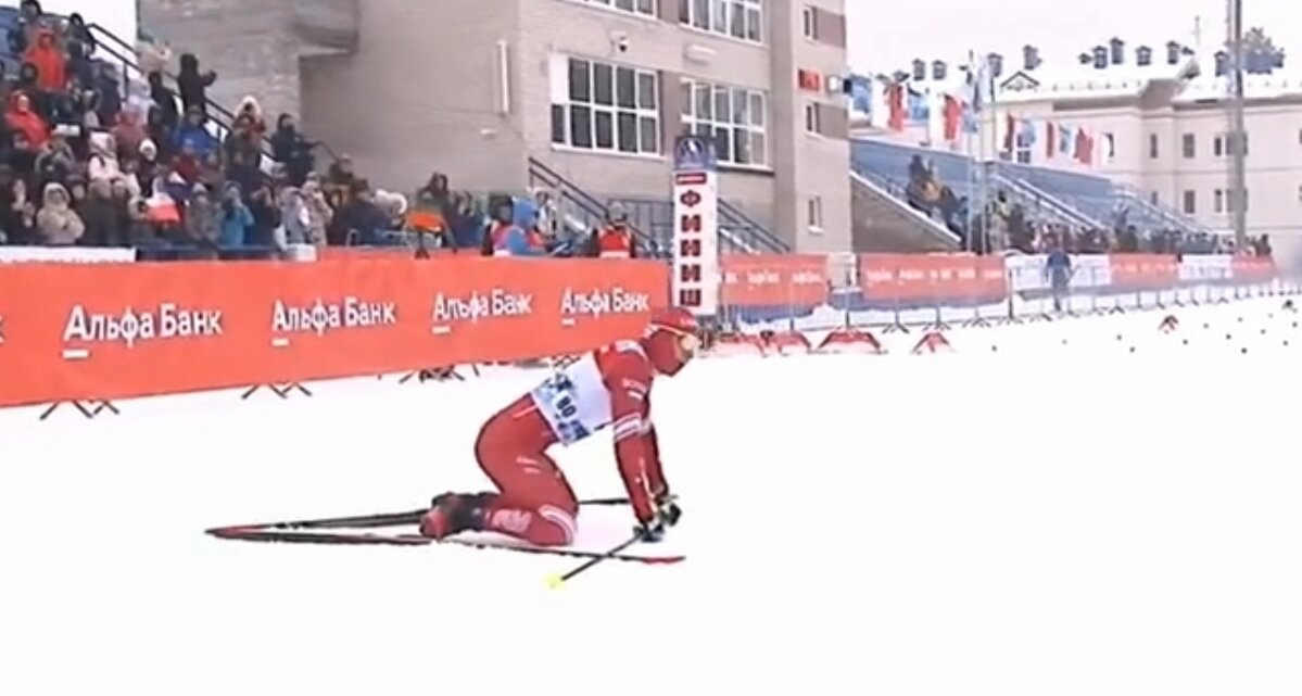 Вот так тяжело приходилось Большунову, когда егобуевально поджимали Мальцев и Червоткин