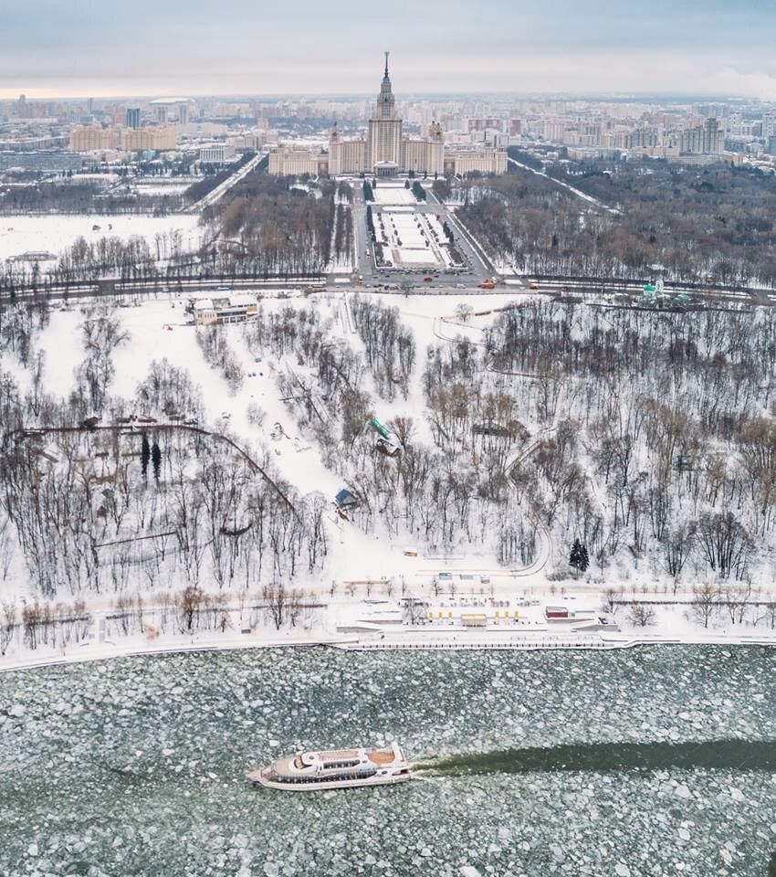 Воробьев горы москва. Воробьевы горы. Воробьёвы горы Москва. Смотровая площадка МГУ Воробьевы горы. Воробьевские горы Москва.