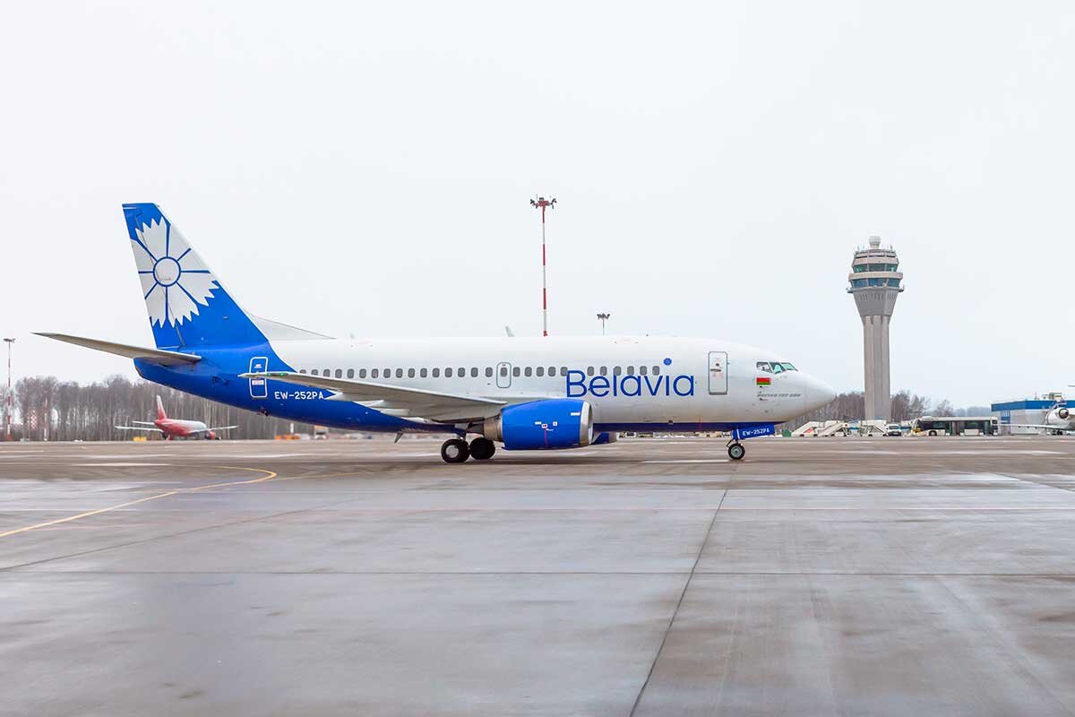 Cm belavia. Пулково Белавиа. Boeing 737-500 Пулково.