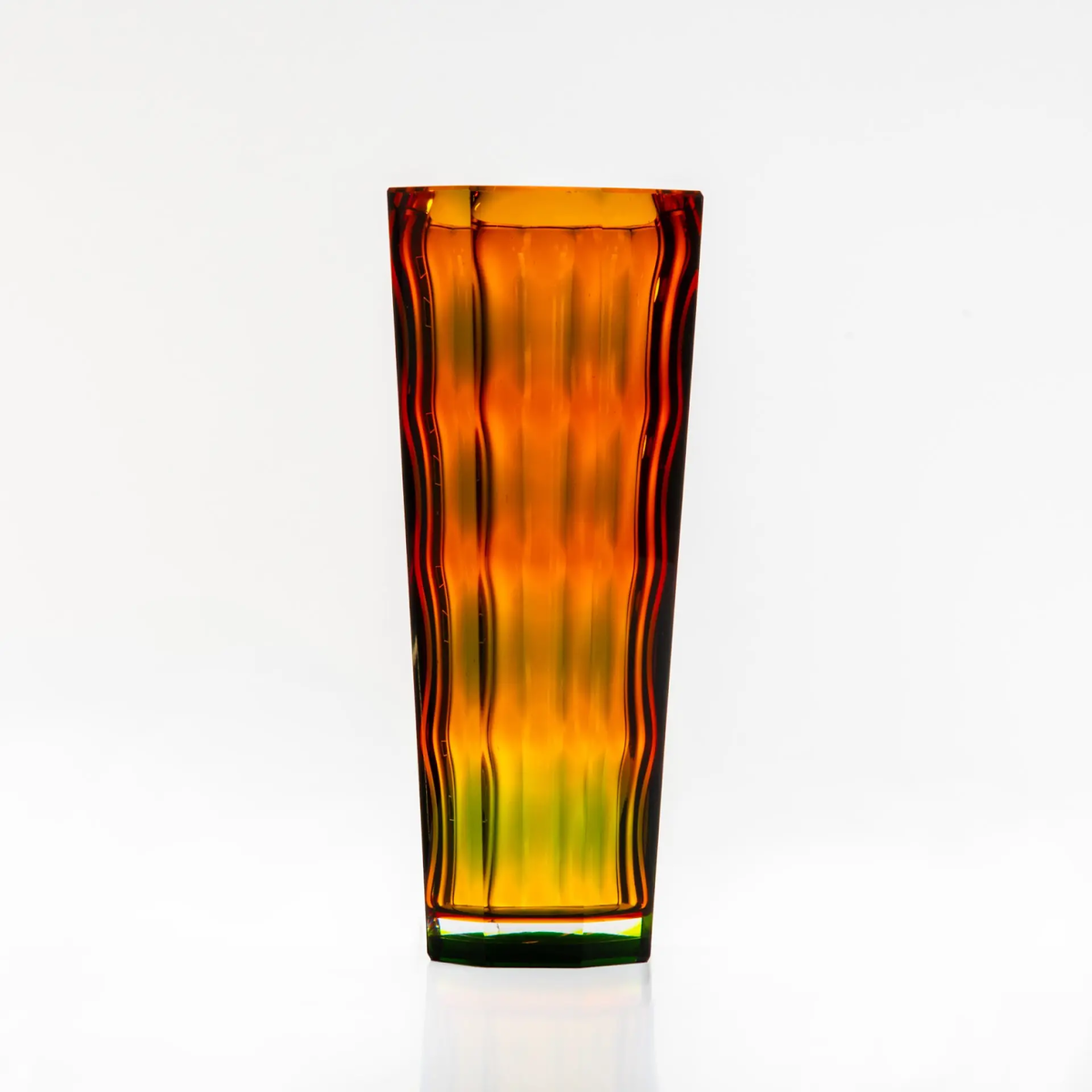 Ваза “Радуга”, автор А.А. Аствацатурьян, хрусталь, Ленинградский завод художественного стекла (ЛЗХС), СССР, 1950-1960 гг. Из коллекции галереи “Однажды”.