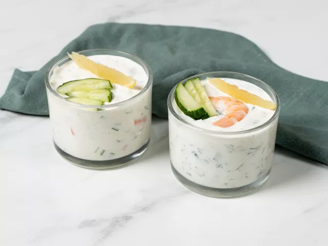 Слоеная закуска из креветок