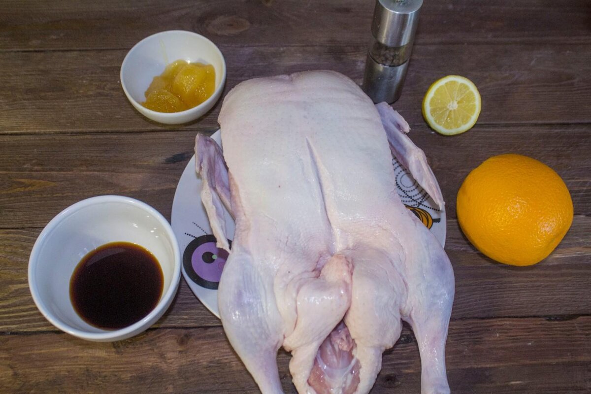 утка в духовке на соли целиком