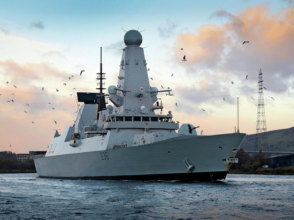    Британский эсминец Defender© Фото : Crown copyright