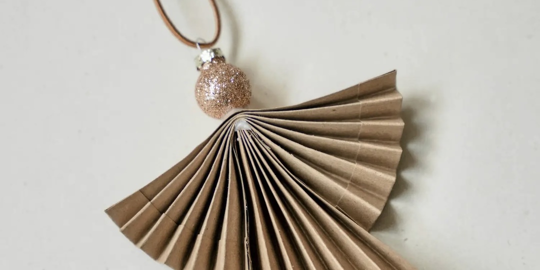 Делаем своего собственного бумажного ангела для новогодней елки