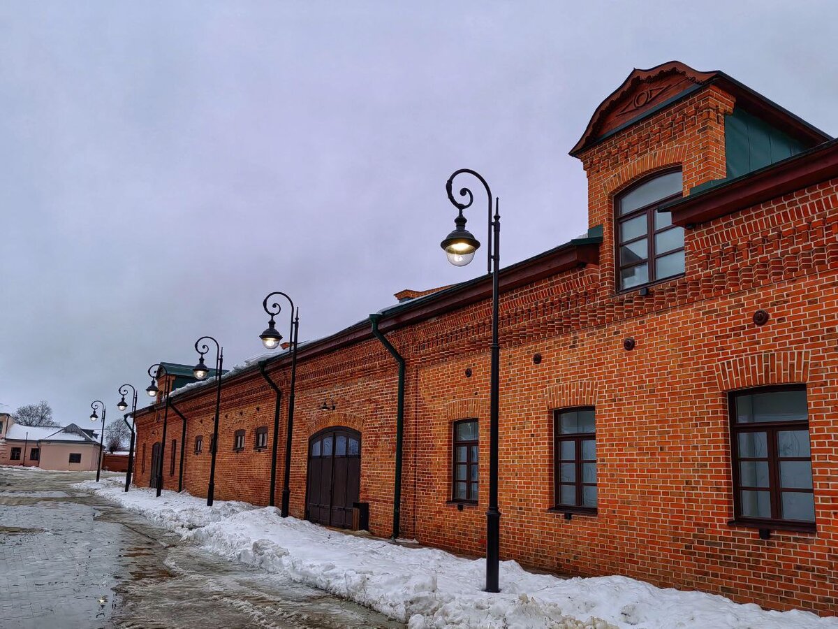 Каретный сарай - новое выставочное пространство Серпуховского историко-художественного музея.