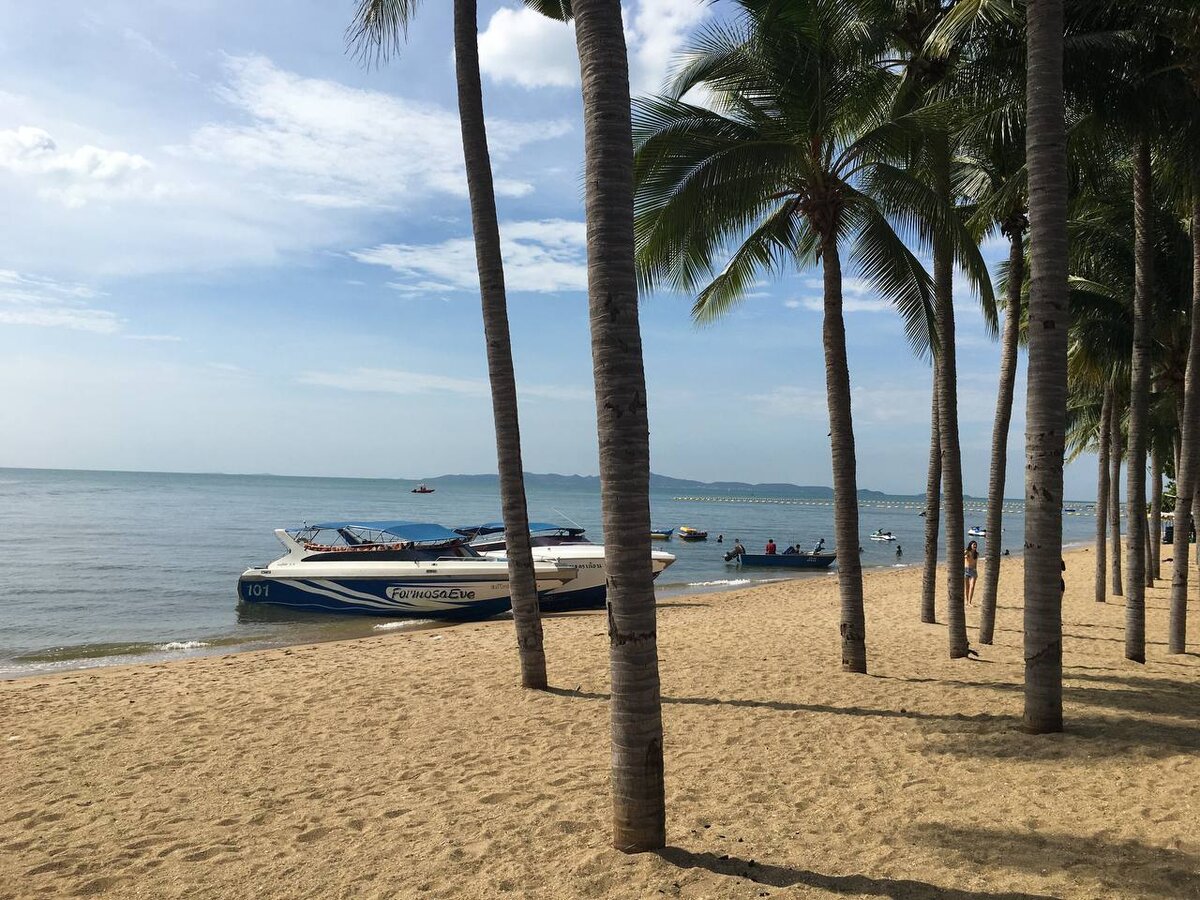 Пляж Jomtien ("Джомтьен"), Паттайя, Тайланд