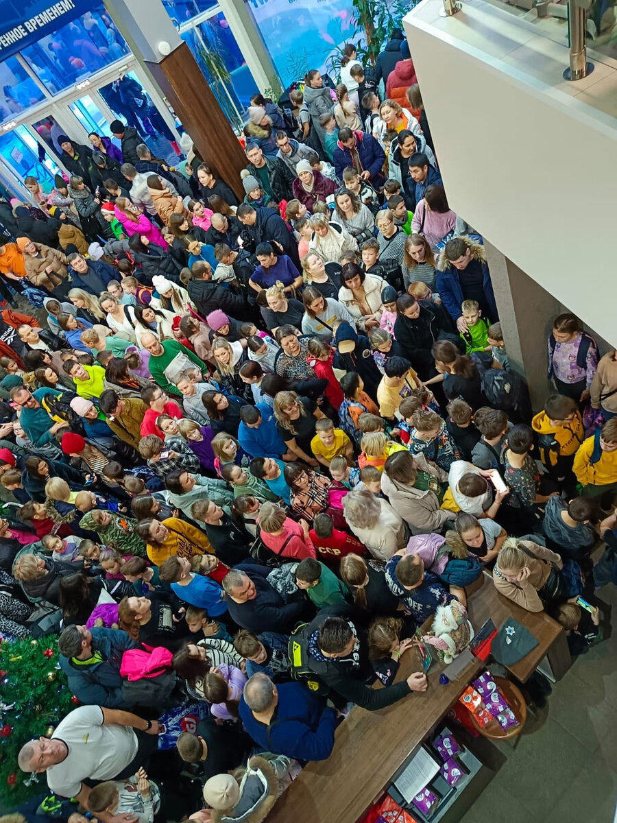 Фото обошло уже все новостные и только каналы. С Яндекс-картинок.