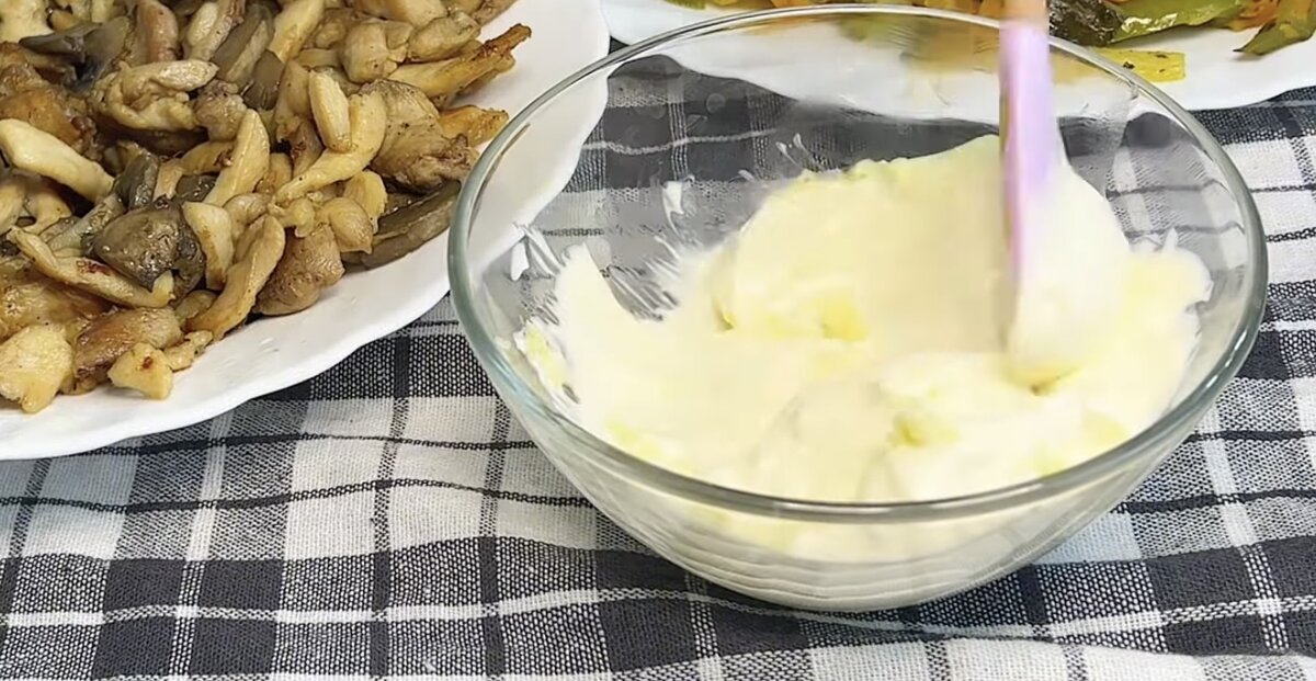 Доброго времени суток, дорогие друзья! Хрустящие закусочные рулетики с очень вкусной и сочной начинкой.-10