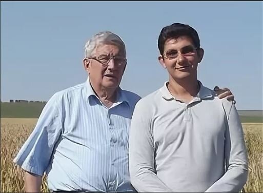 Единоросы - первые несуны яиц за границу, Гавриил и Сергей Франтенко