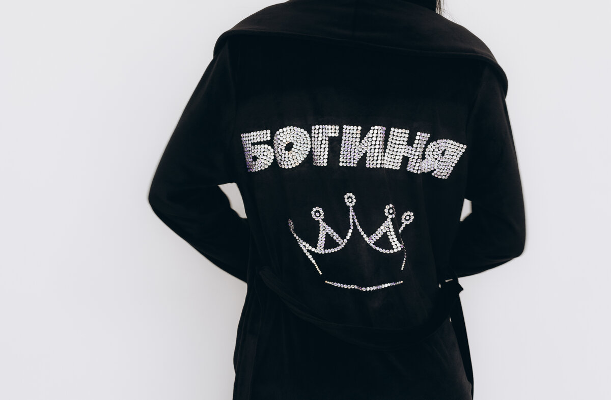 Как клеить стразы на ткань