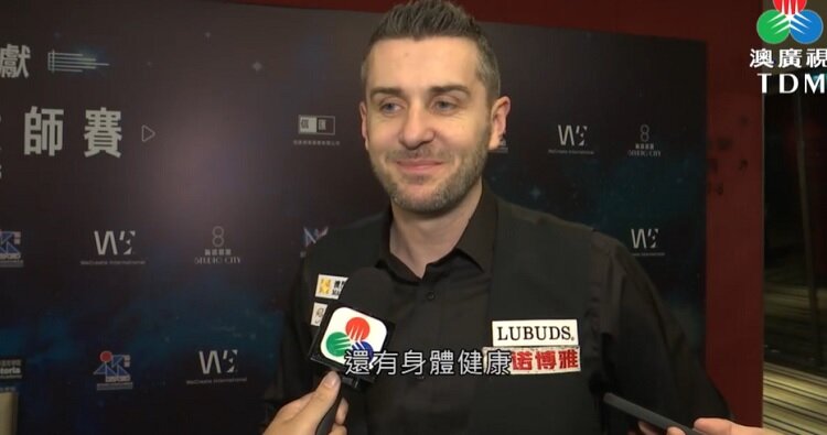 Марк Селби выиграл показательный турнир в Макао. Фото: скриншот TDM