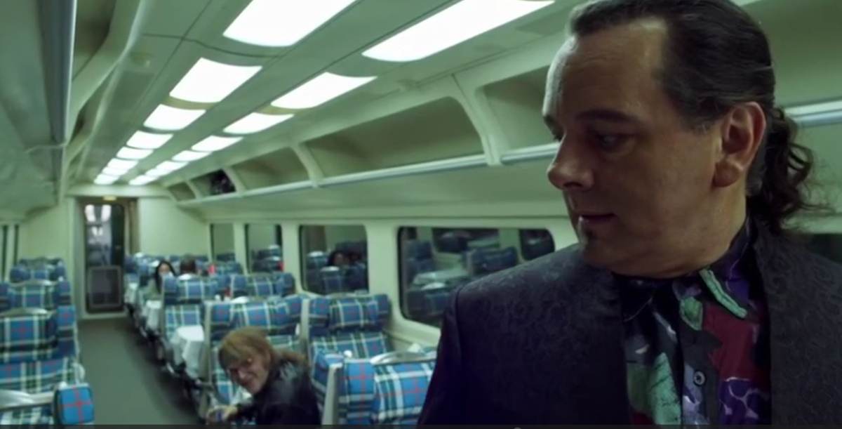  "Последний поезд в Рождество" 2021 года  режиссера Джулиана Кемпа