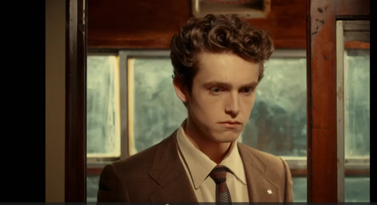  "Последний поезд в Рождество" 2021 года  режиссера Джулиана Кемпа